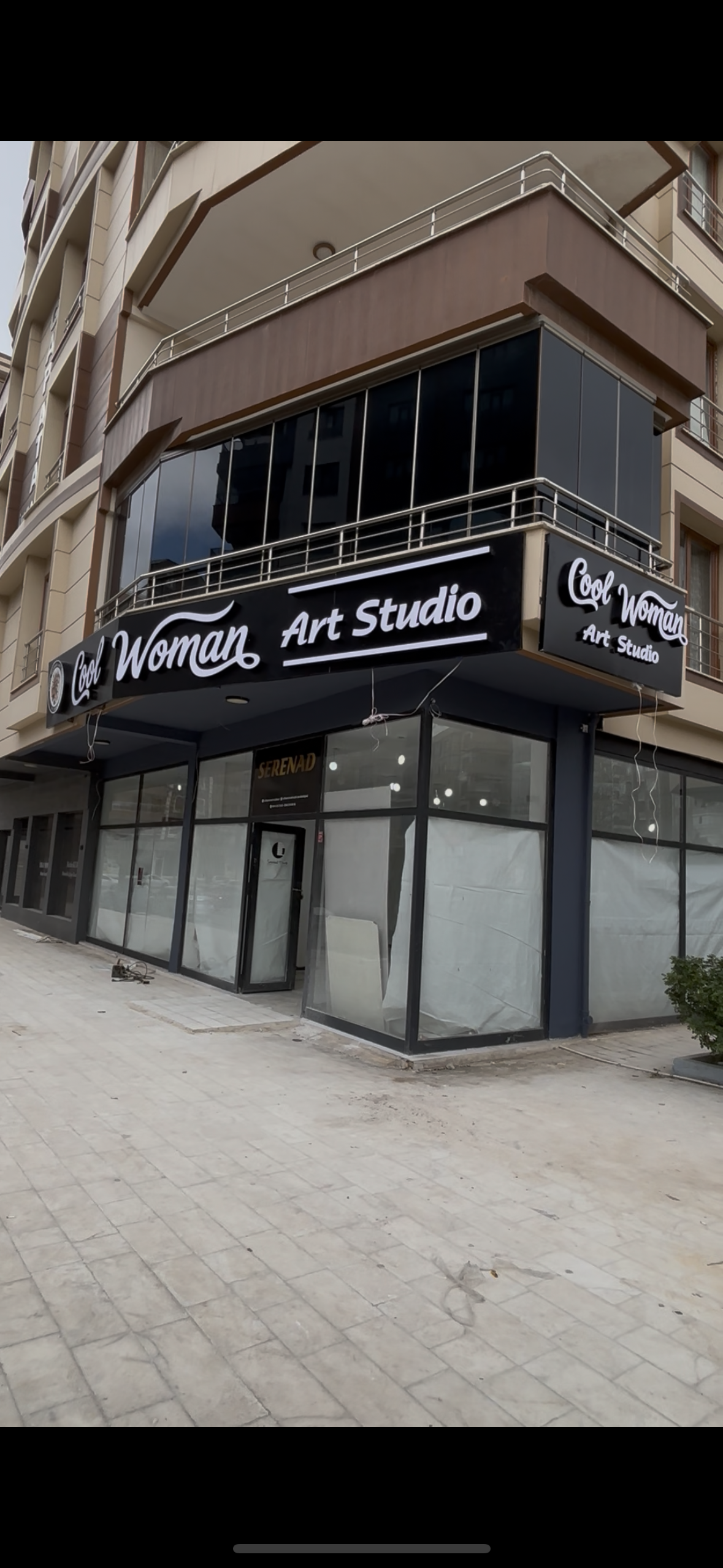 Cool Woman Art Studio