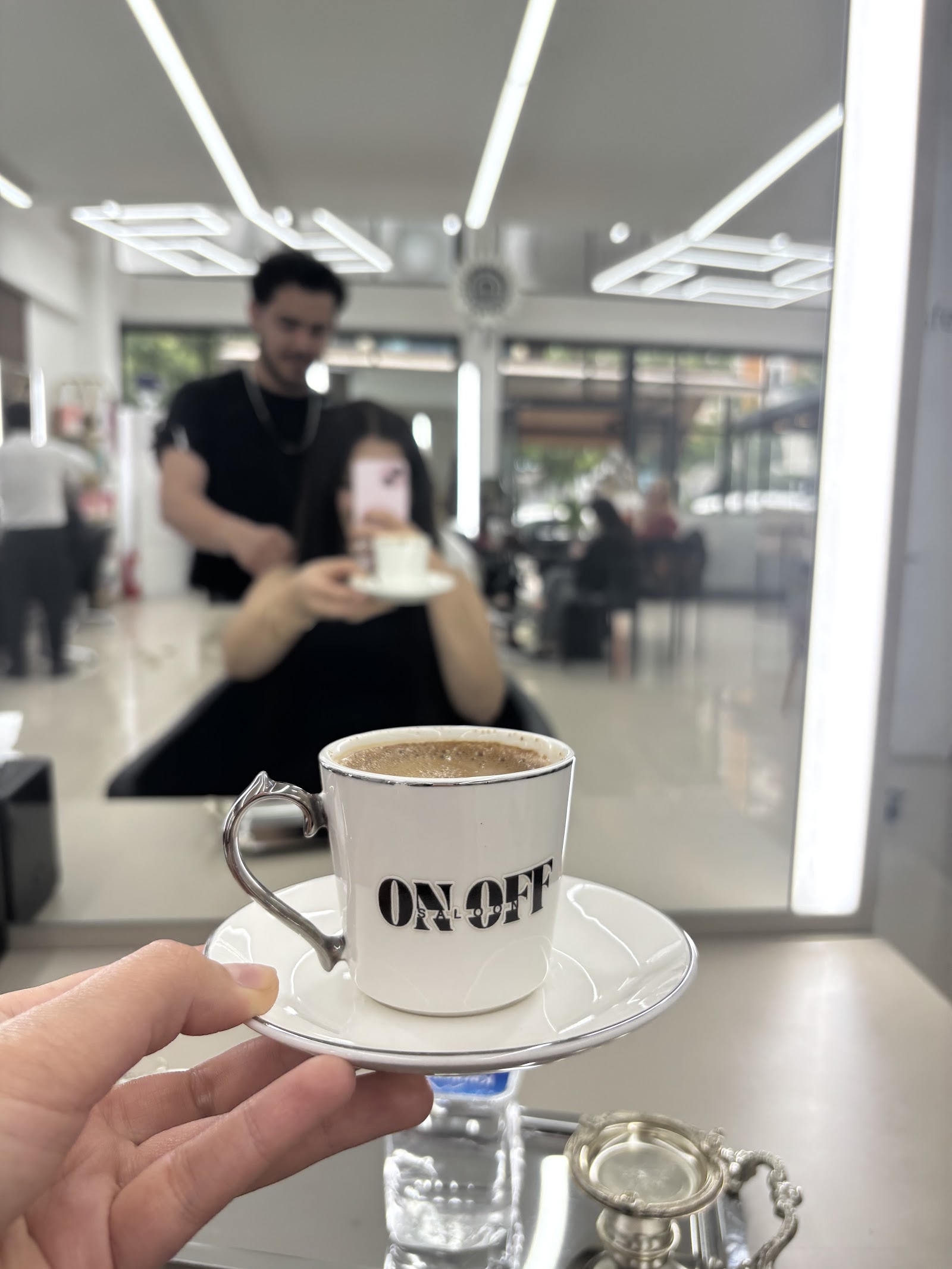 Salon on off