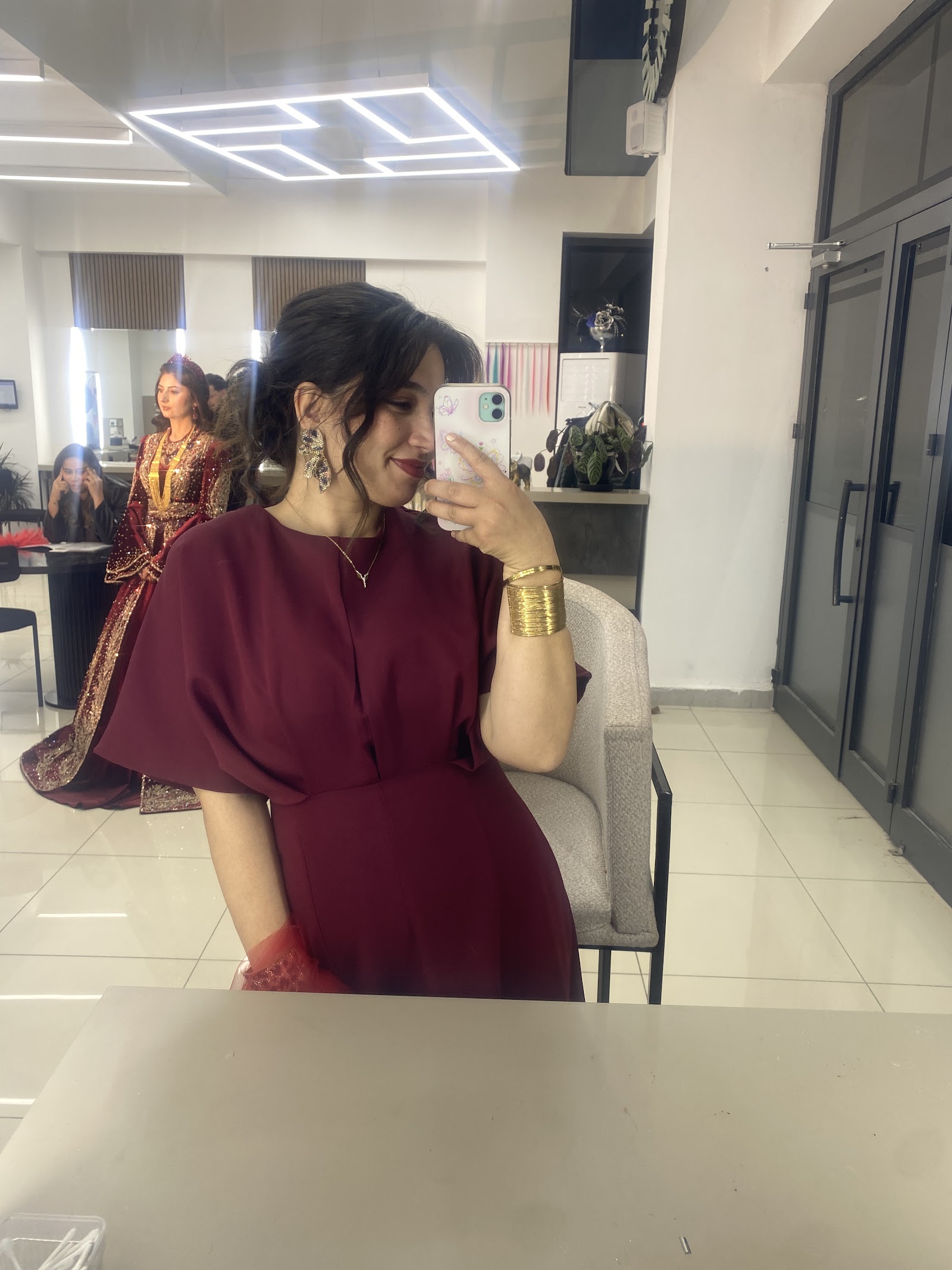 Salon on off
